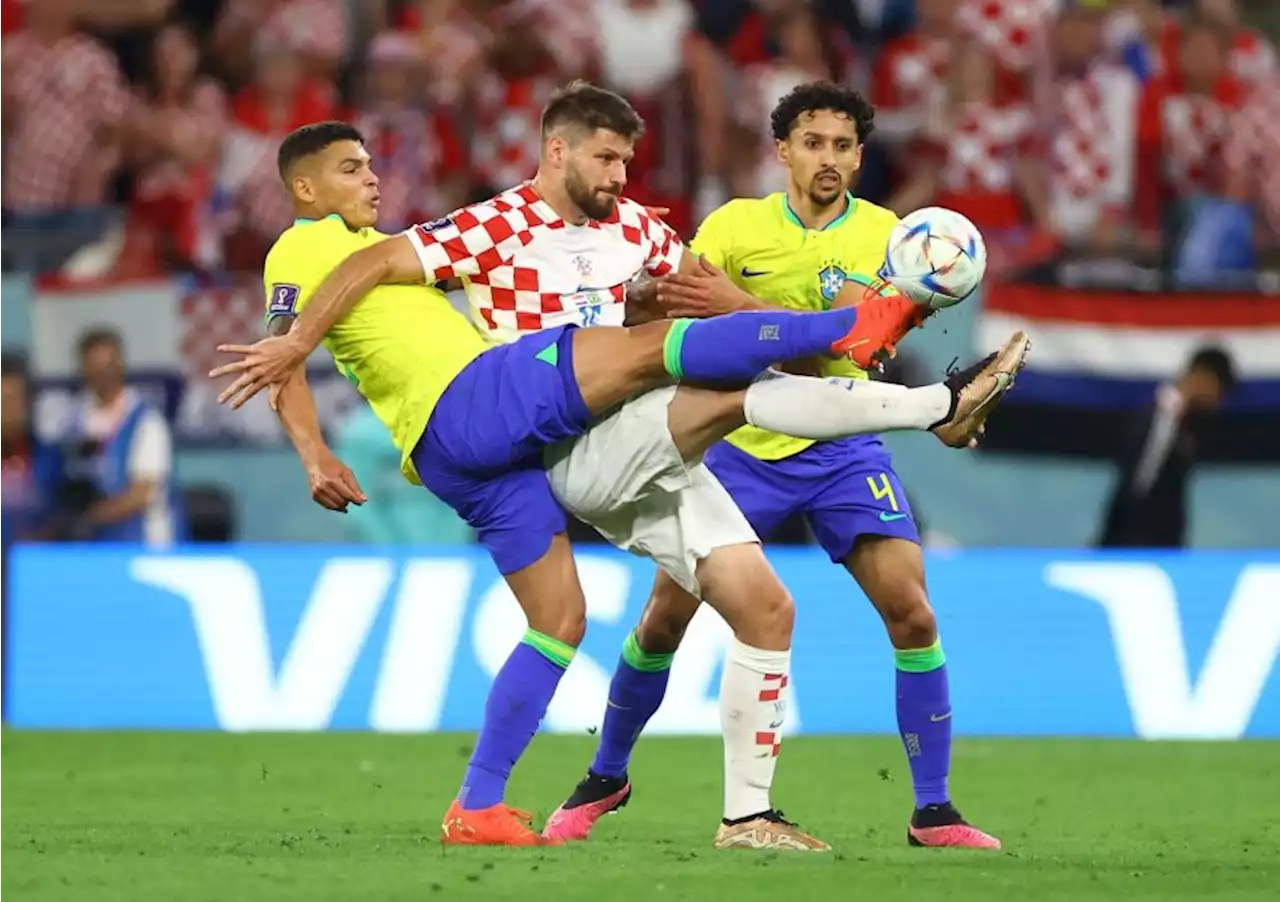 Após empate no tempo normal, Brasil perde nos pênaltis e está fora da Copa