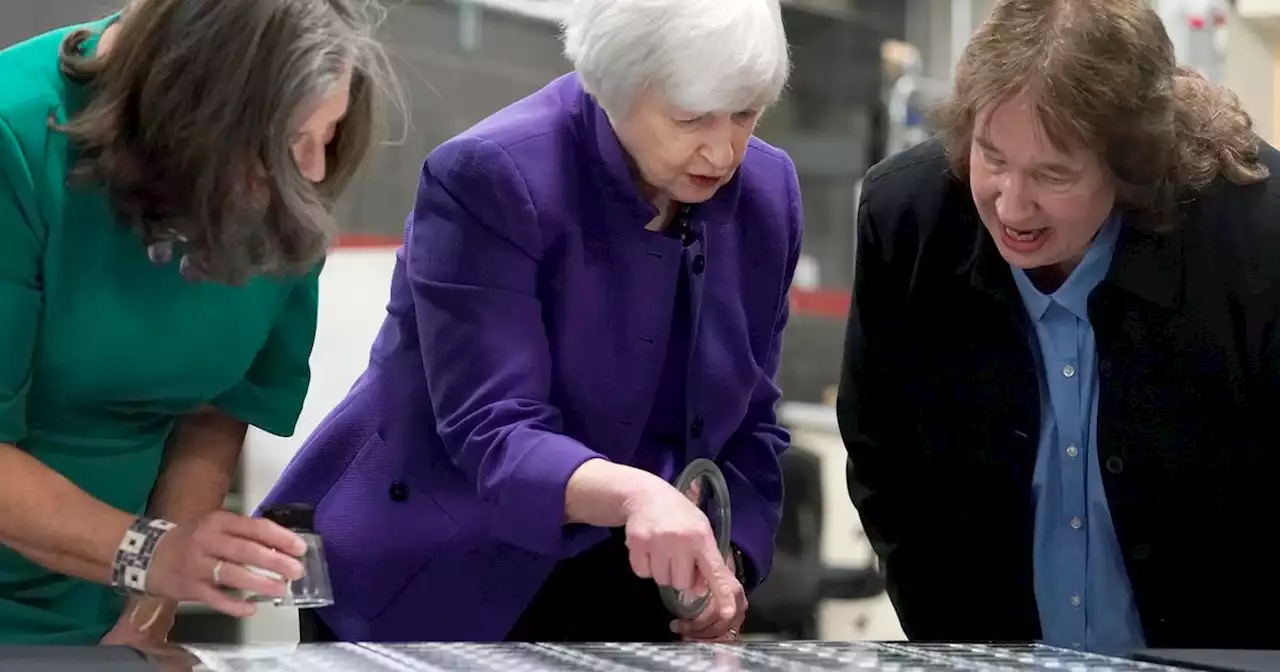 Yellen, Malerba make history in Fort Worth as first women to sign U.S. currency