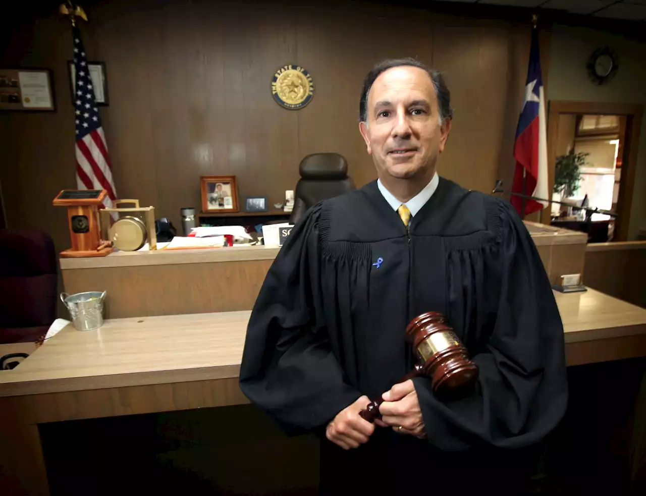 Highly regarded San Antonio judge dies at 74