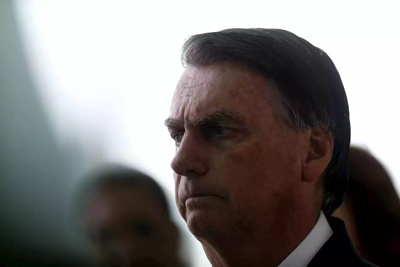 Campanha de Lula pede ao TSE para investigar e tornar Bolsonaro inelegível