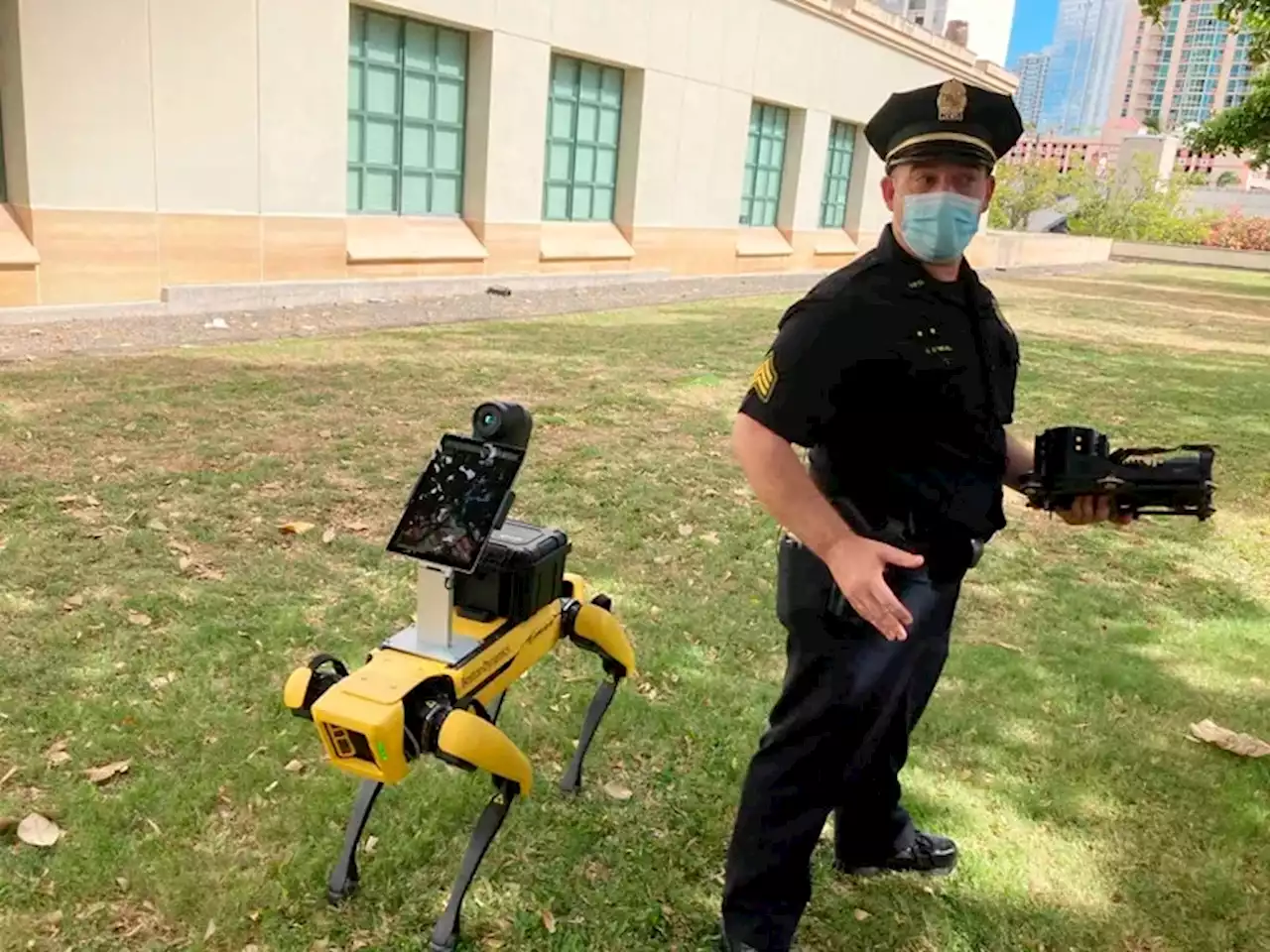 San Francisco da marcha atrás y no permitirá que su policía use robots letales