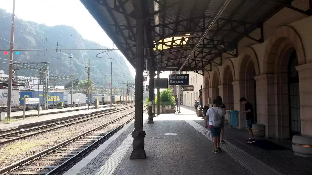 Bolzano, senzatetto 20enne morto di freddo mentre dormiva alla stazione