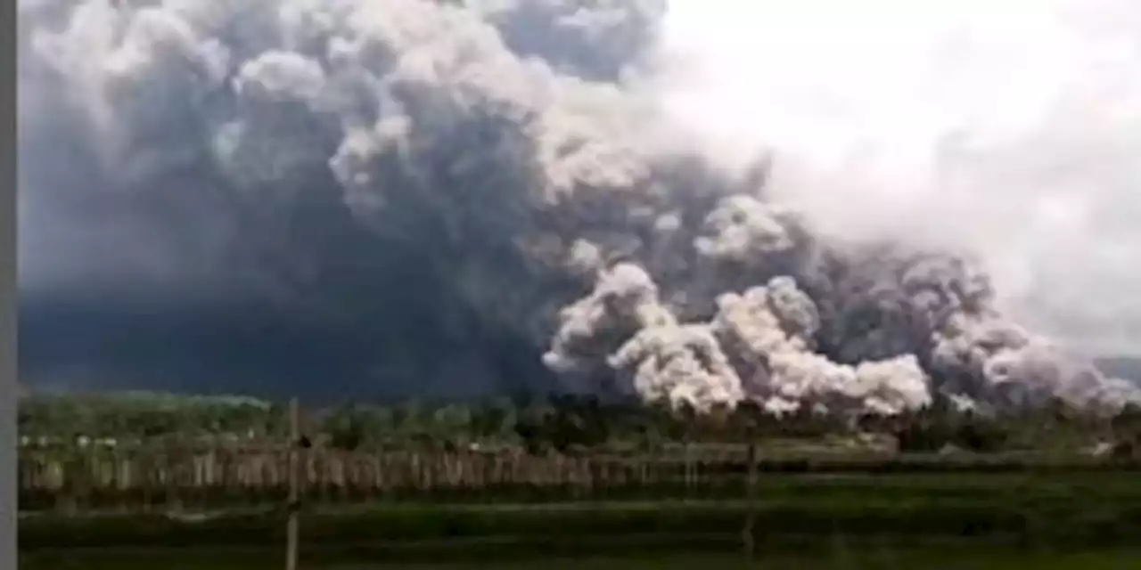 Status Gunung Semeru Turun jadi Level Siaga | merdeka.com