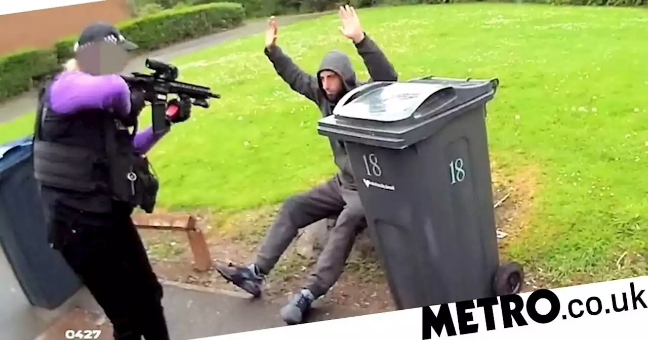 Dramatic moment armed police snare gang caught with loaded gun and sledgehammer