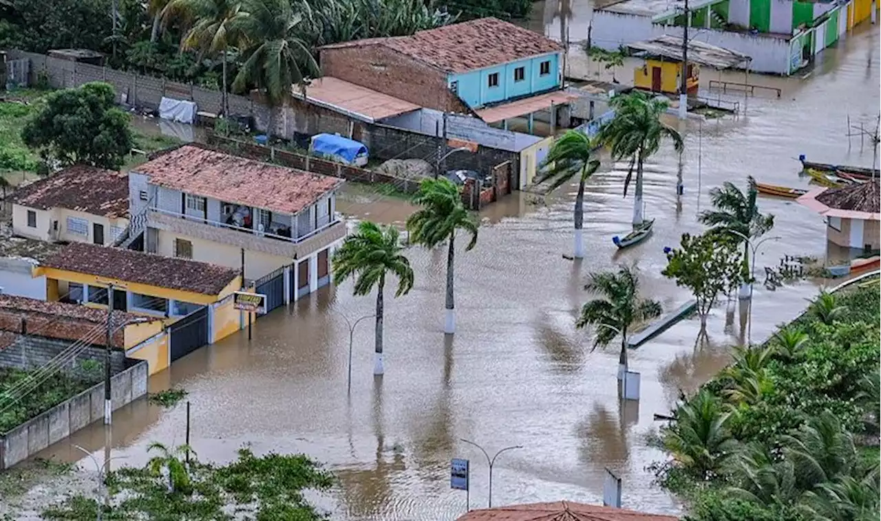 Desastres naturais deixam 48 cidades em estado de emergência