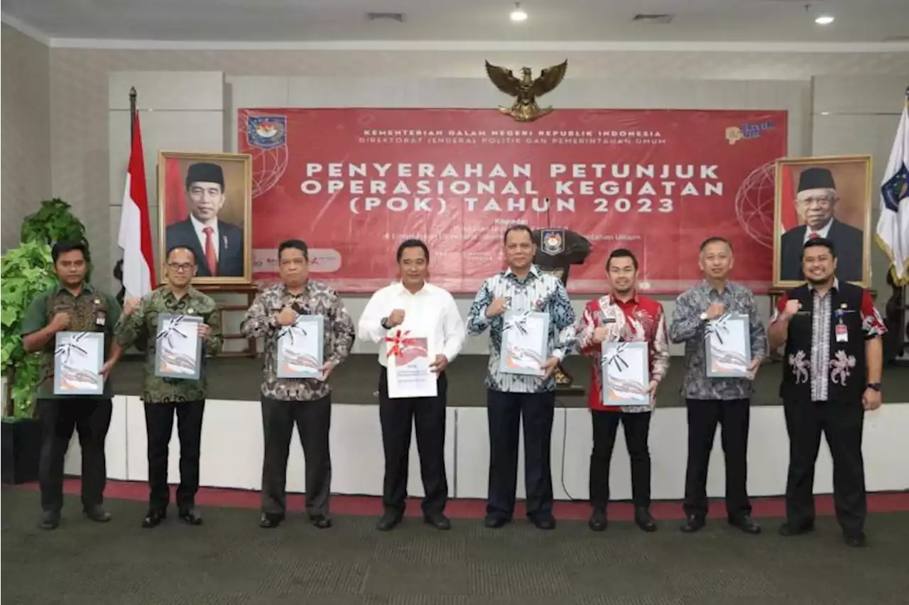 Ditjen Politik dan PUM Kemendagri Serahkan Petunjuk Operasional Kegiatan 2023 |Republika Online