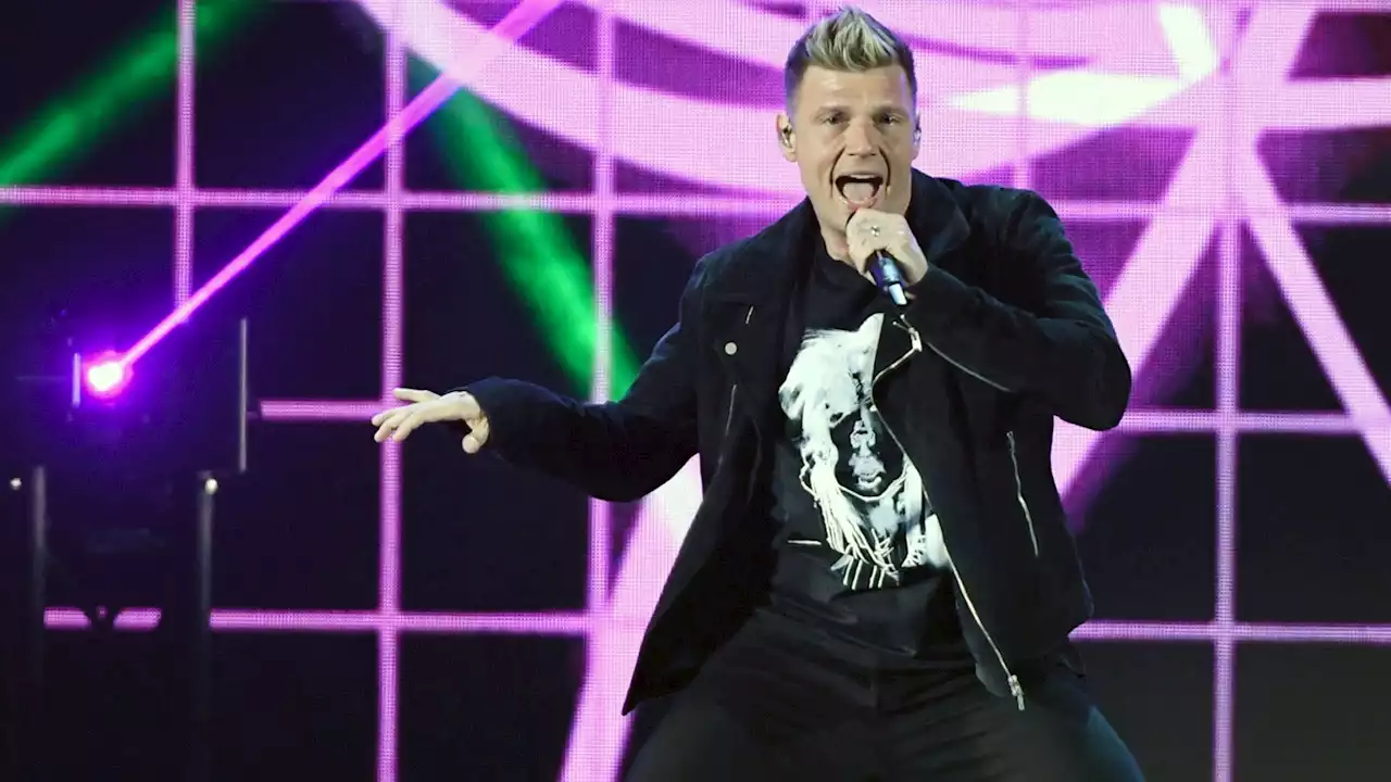 El cantante Nick Carter, acusado de violar a una menor autista en 2001