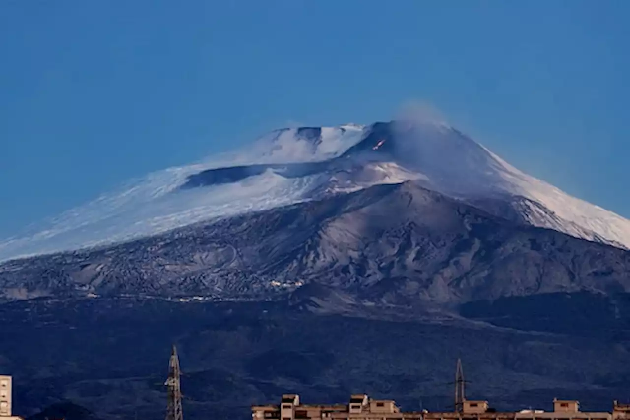 Escursionista straniera dispersa da ieri sull'Etna, ricerche in corso