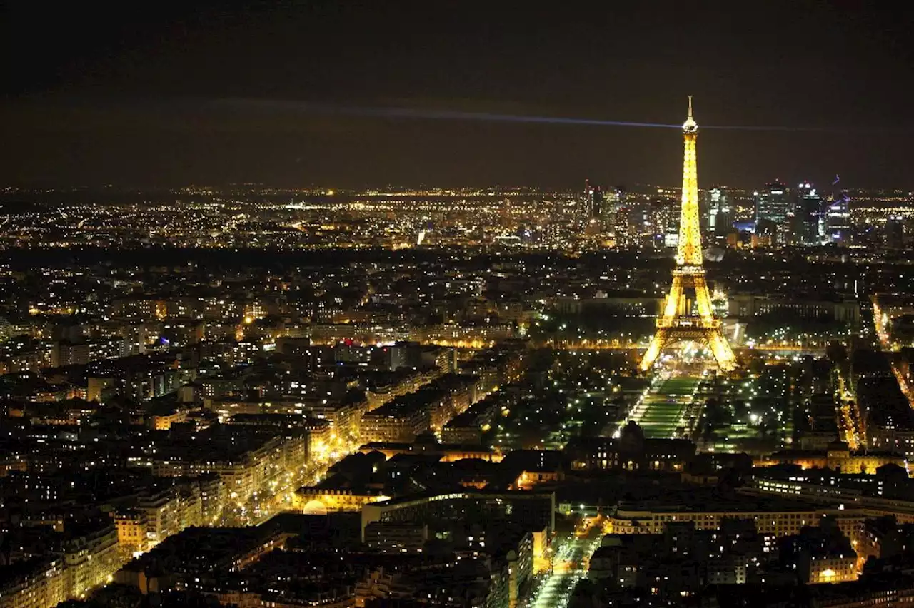 Vidéos. Une coupure d’électricité massive plonge temporairement Paris dans le noir