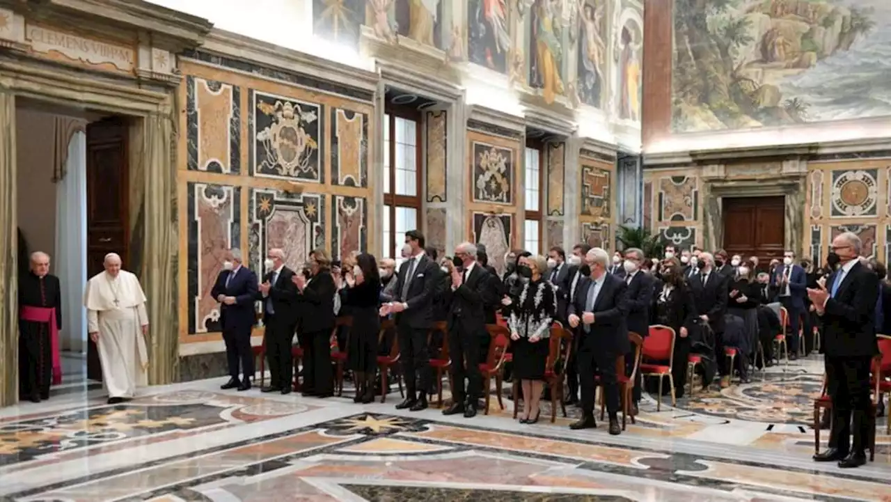 Pope blesses those everyone loves to hate - tax collectors