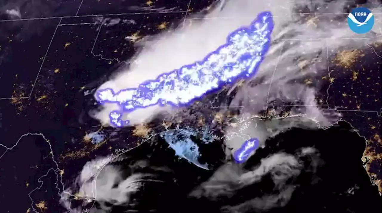 Record-breaking megaflash lightning documented in North and South America