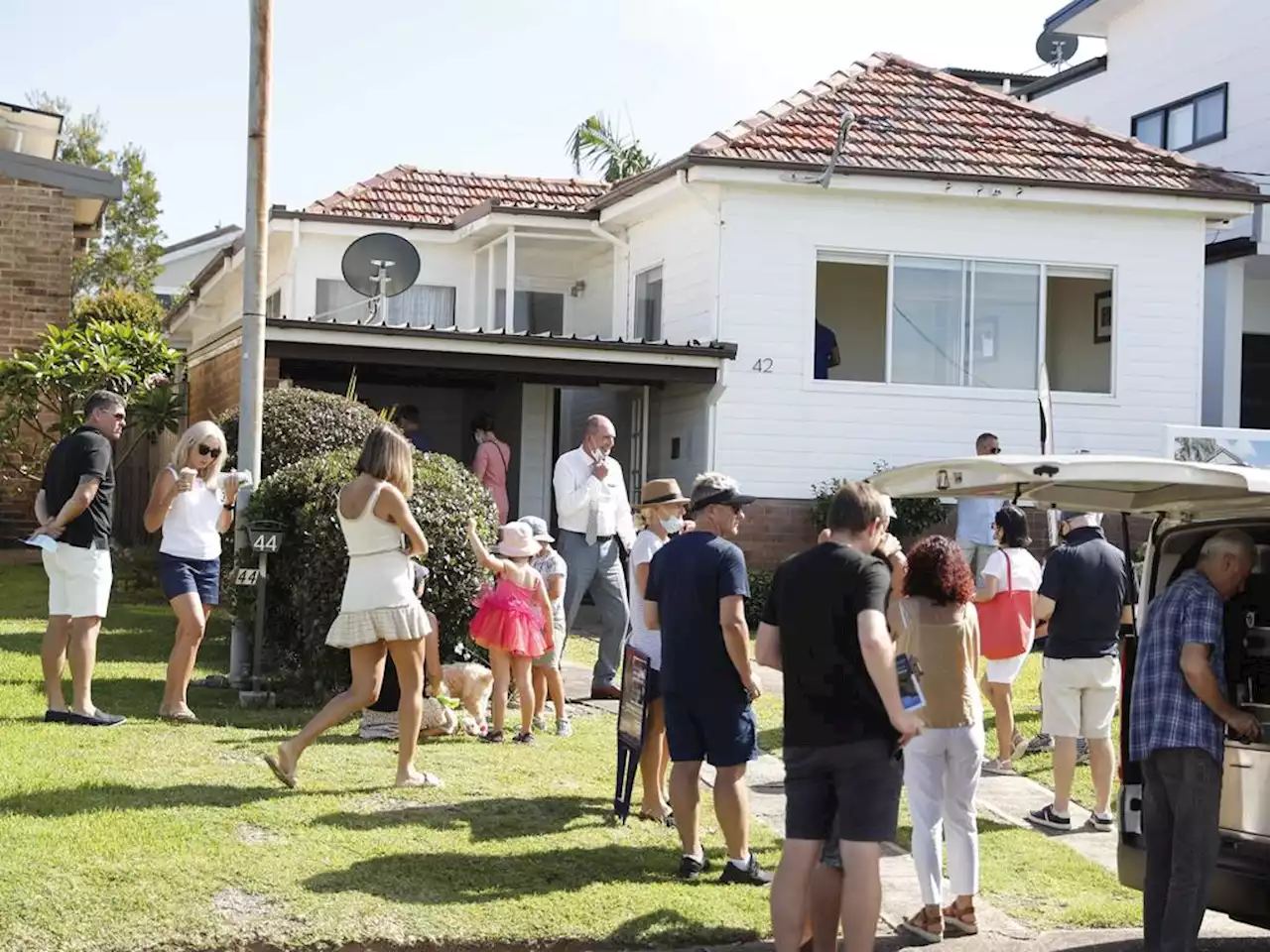 Sydney home prices continue to slow over January as affordability challenges bite - realestate.com.au