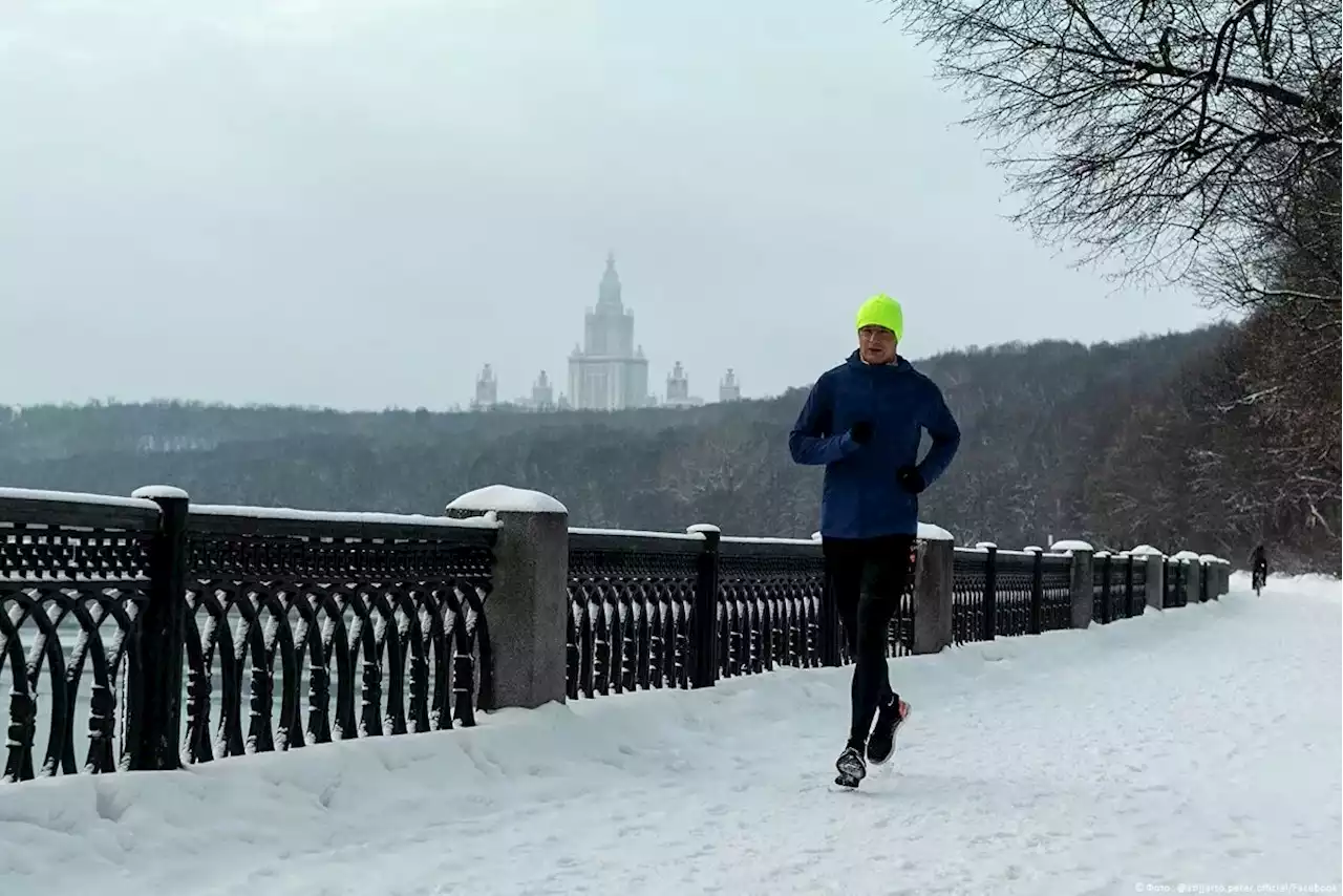 Глава МИД Венгрии опубликовал фотографию с пробежки в Москве