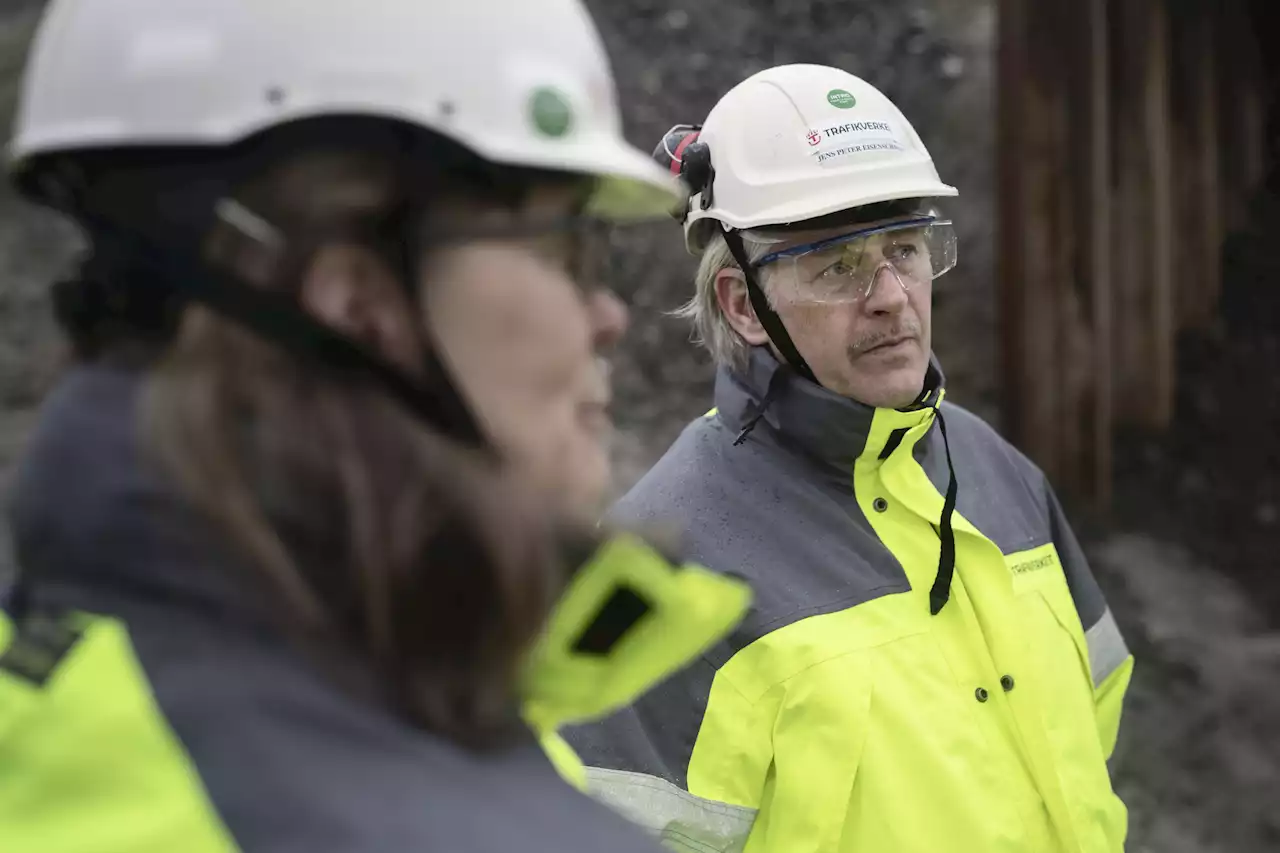 Tågtunneln är full av sprickor – ett år till med byggkaos