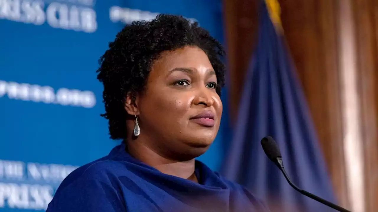 Stacey Abrams apologizes for going maskless at Atlanta school