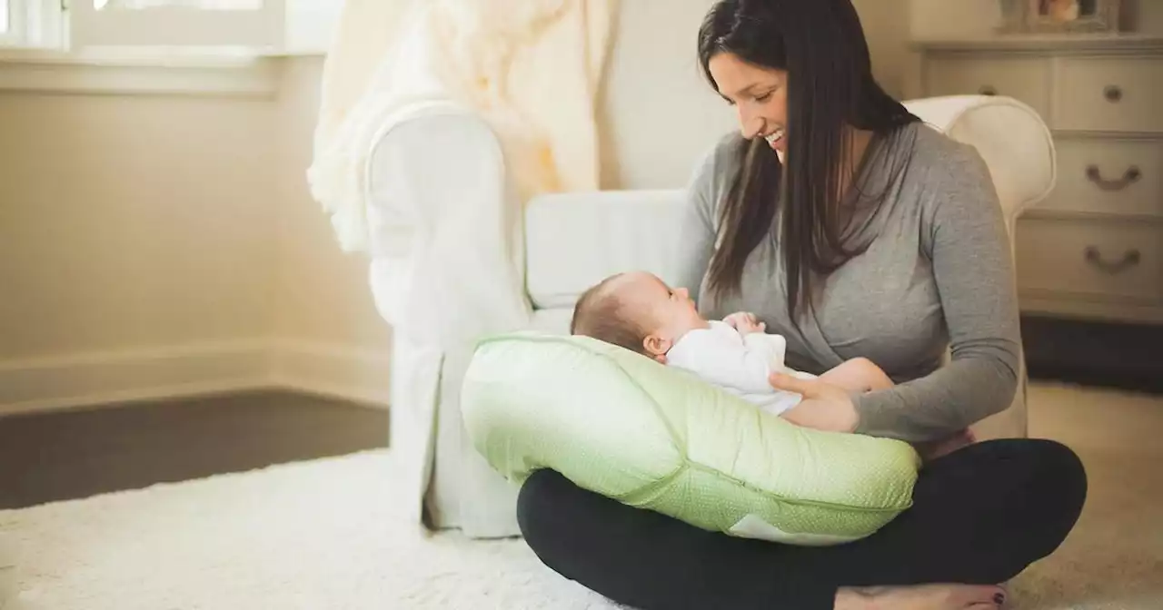 Feds sue company for refusing to recall baby loungers after 2 deaths