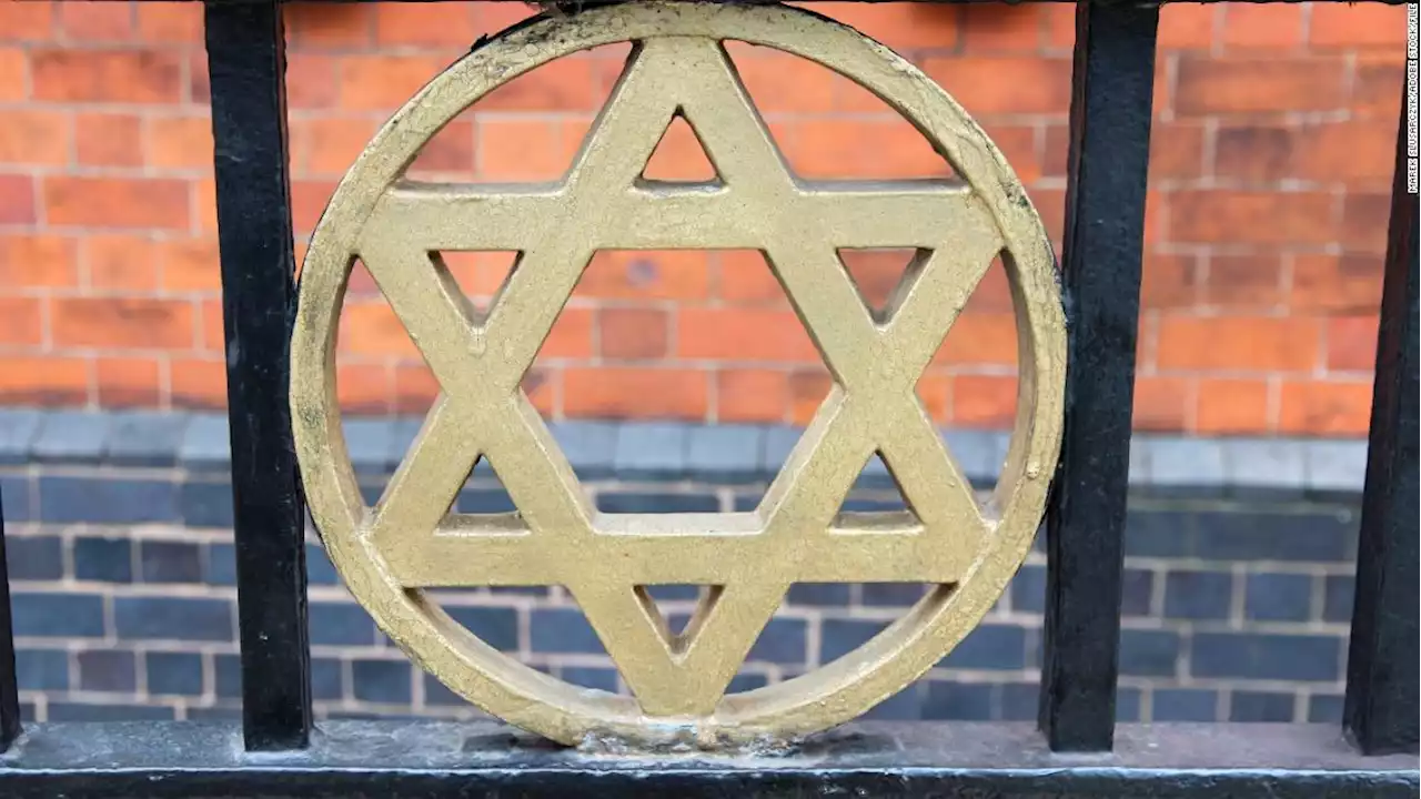 UK anti-Semitism reaches record high in 2021, report says