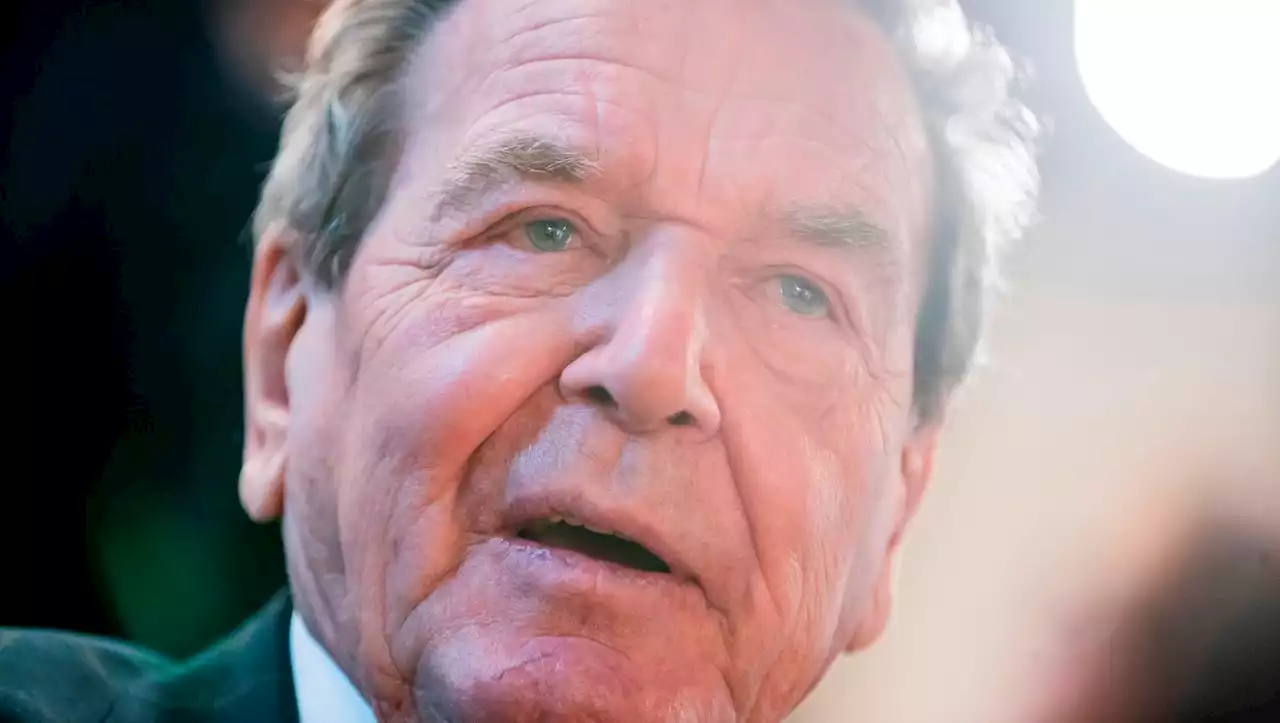 Gerhard Schröder: SPD-Promis trafen Altkanzler zum Russland-Gespräch