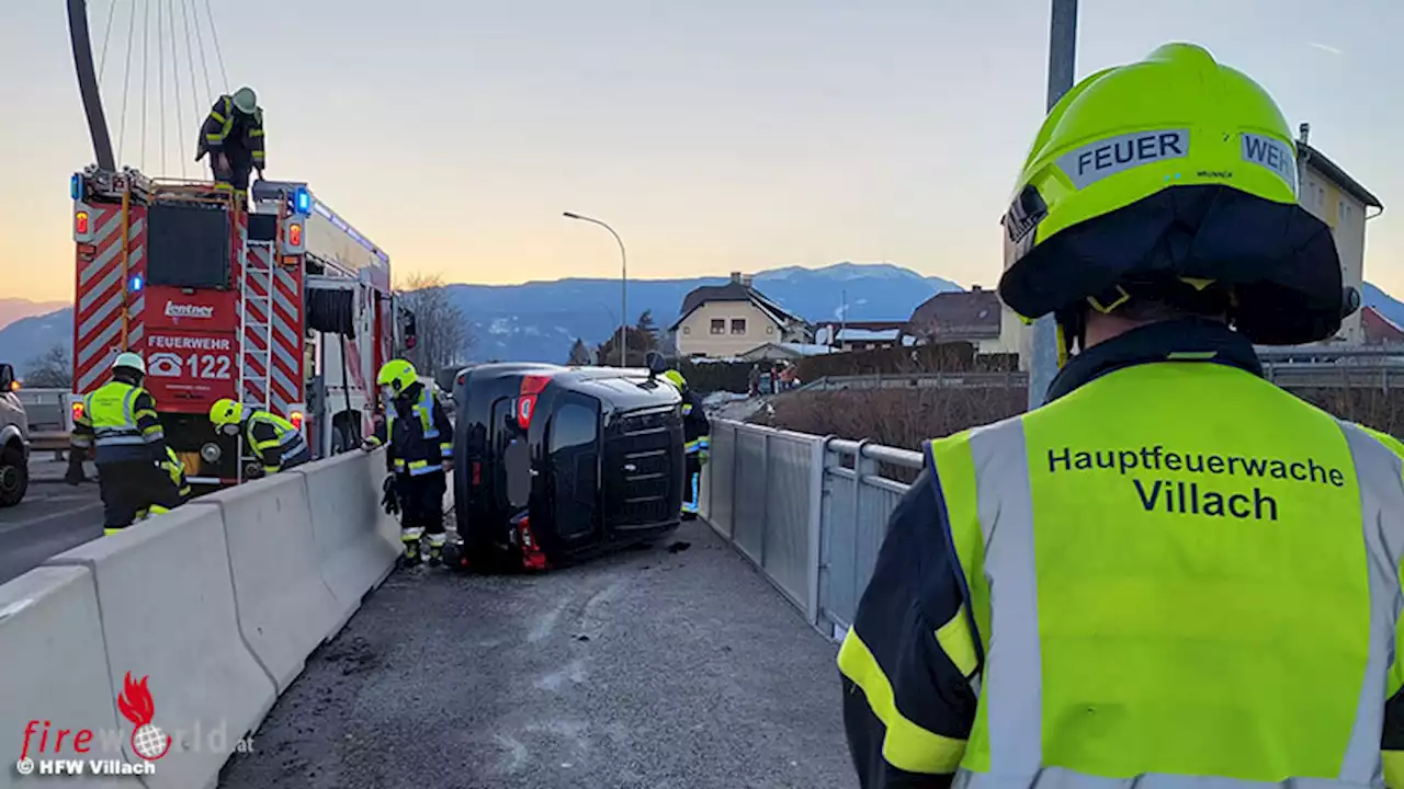 Ktn: Verkehrsunfall in Villach → Auto kommt auf Gehweg zu liegen