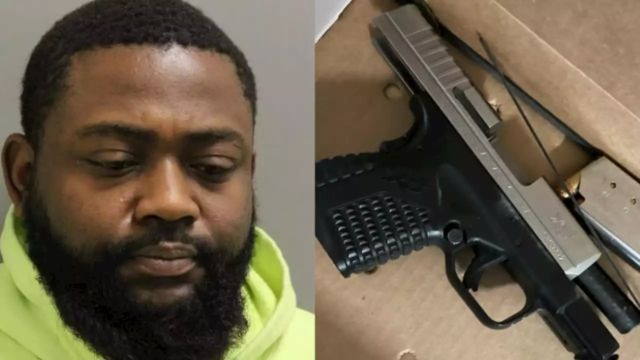 Orland Park police stop man for traffic violation, end up finding handgun in his waistband: authorities