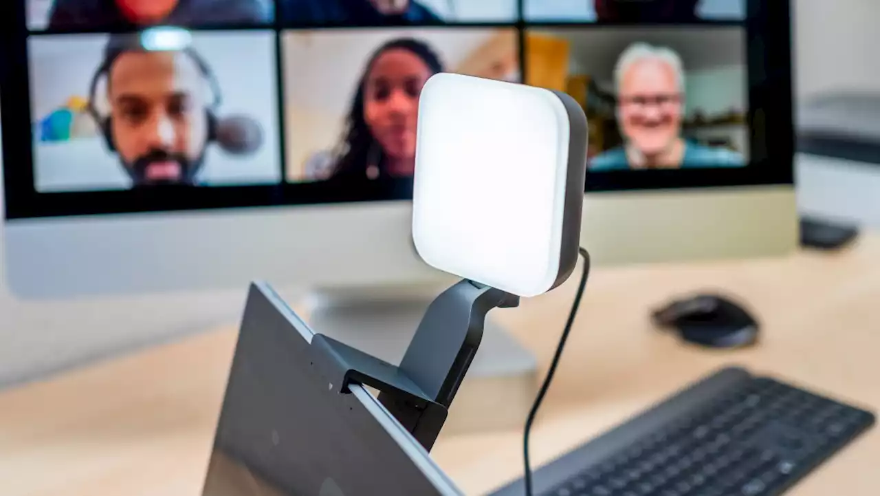 Logitech Litra Glow im Test: Videoanrufe ins rechte Licht gedrückt