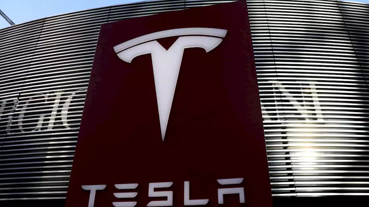 Tesla recalls 26,681 US vehicles over windshield defrosting software