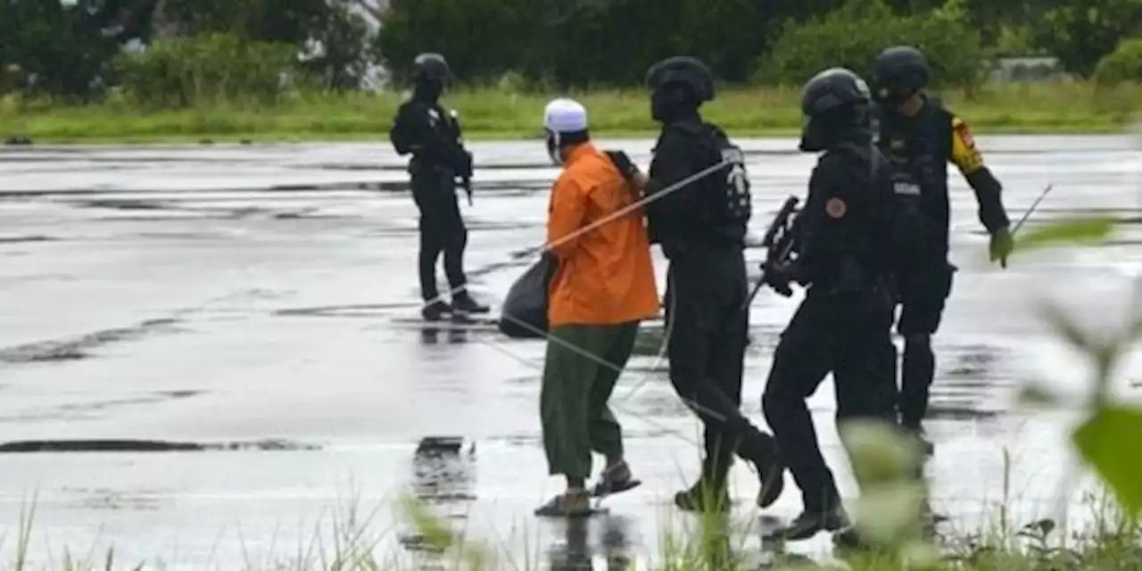 Densus 88 Tangkap Dua Terduga Teroris Jaringan JAD Yogyakarta | merdeka.com