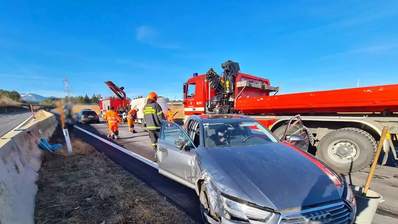 Drei Verletzte nach schwerem Crash auf der S6