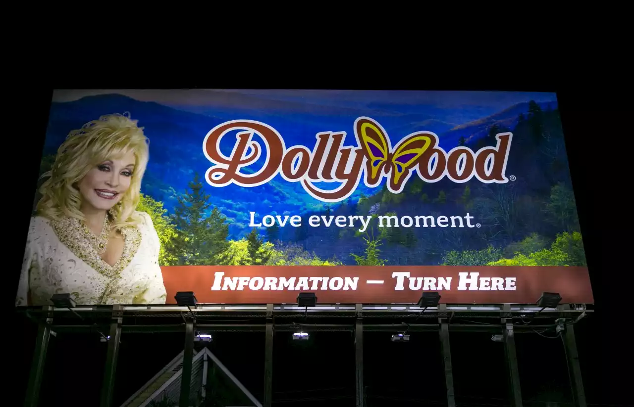 Dolly Parton is giving free college tuition for Dollywood workers