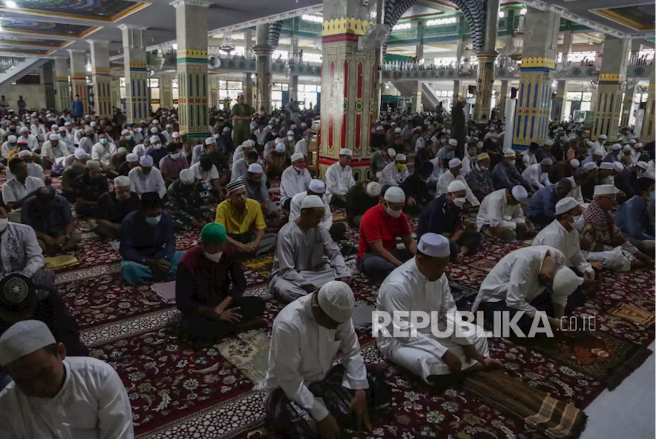 Naskah Khutbah Jumat Mukmin Akrab |Republika Online