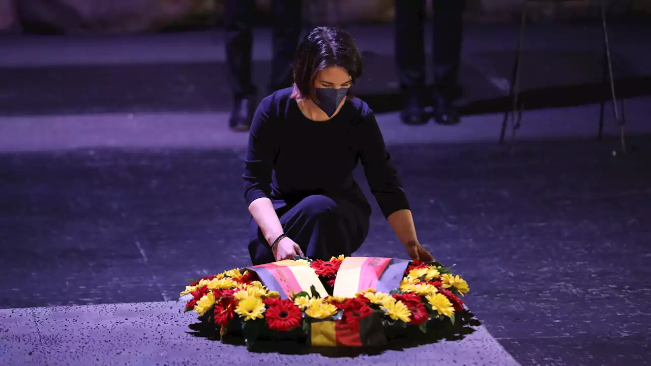 Baerbock gedenkt in Yad Vashem der Opfer des Holocaust