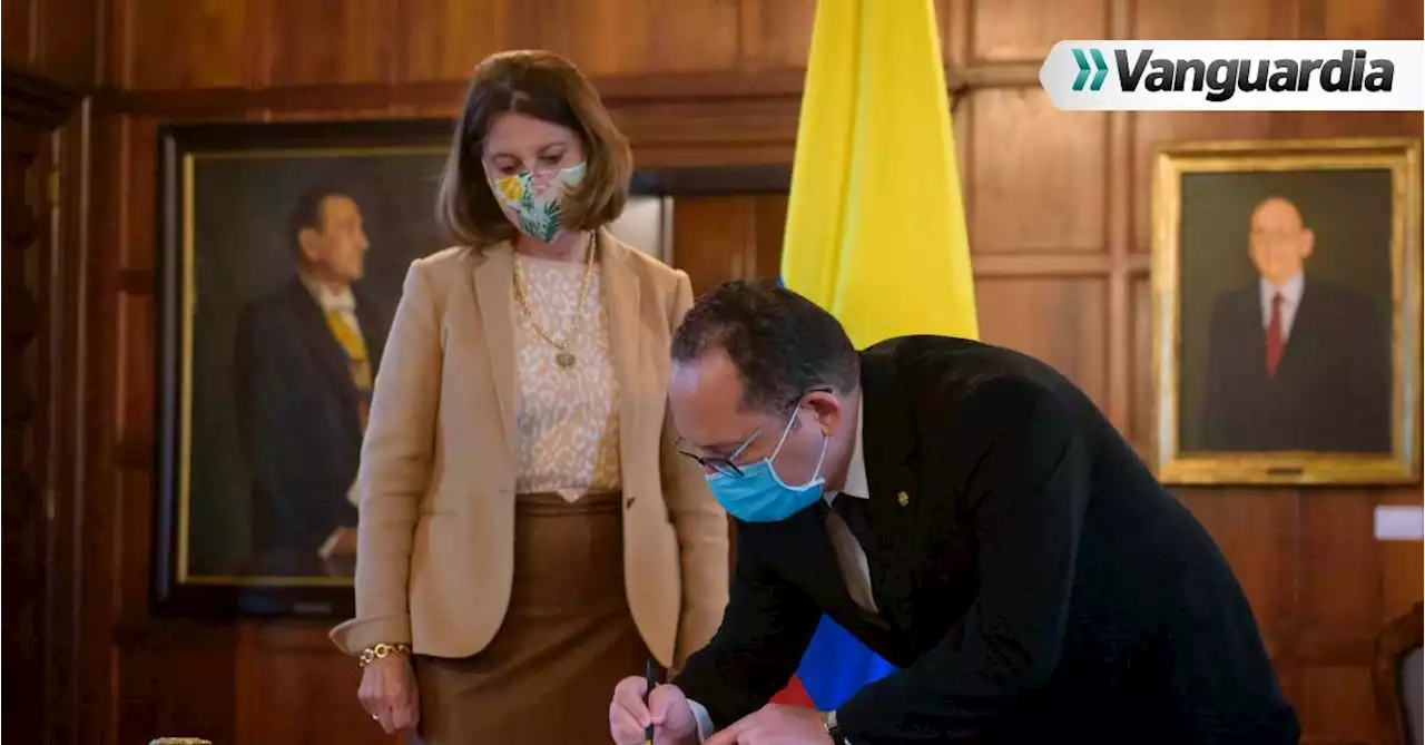 En medio de la tensión, Colombia posesionó nuevo embajador en Rusia