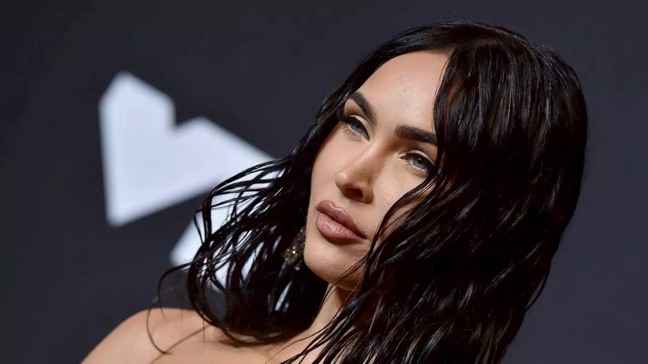 I Can't Get Over Megan Fox's Banana Candy Manicure