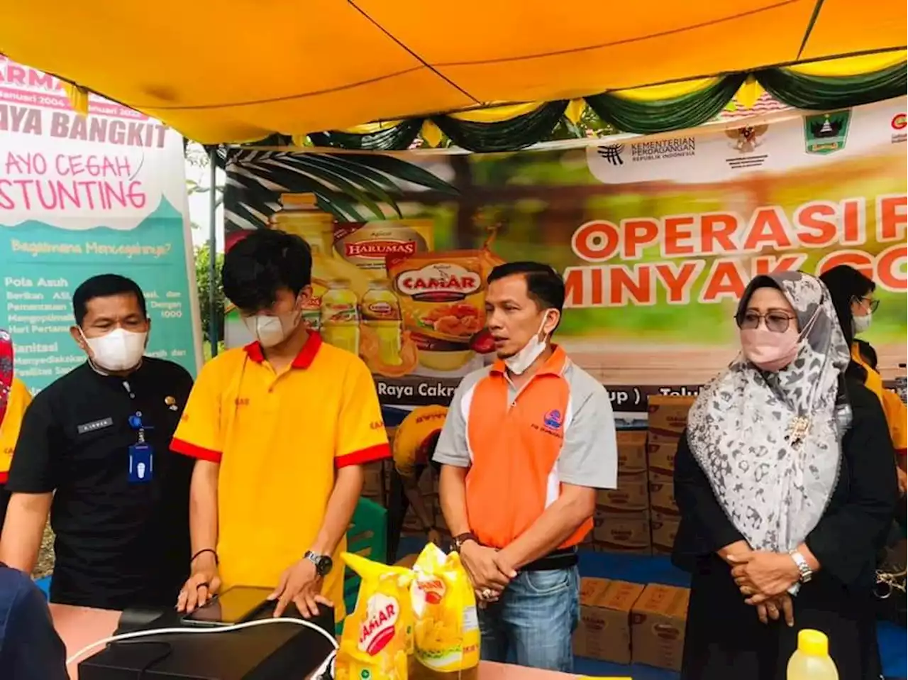 Pemkab Dharmasraya dan PT PRC Gelar Operasi Pasar Minyak Goreng