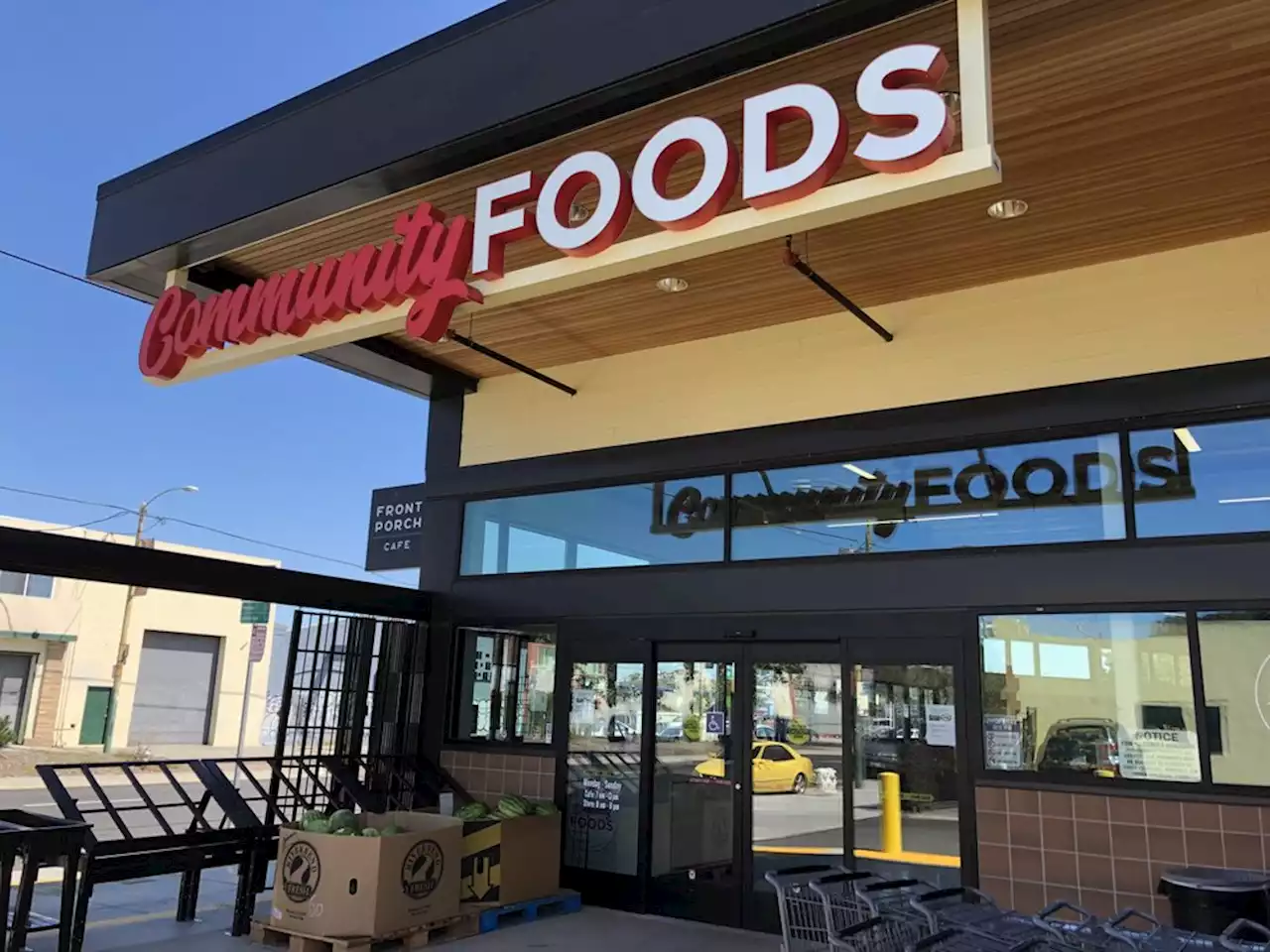 West Oakland's only full-fledged grocery store to close