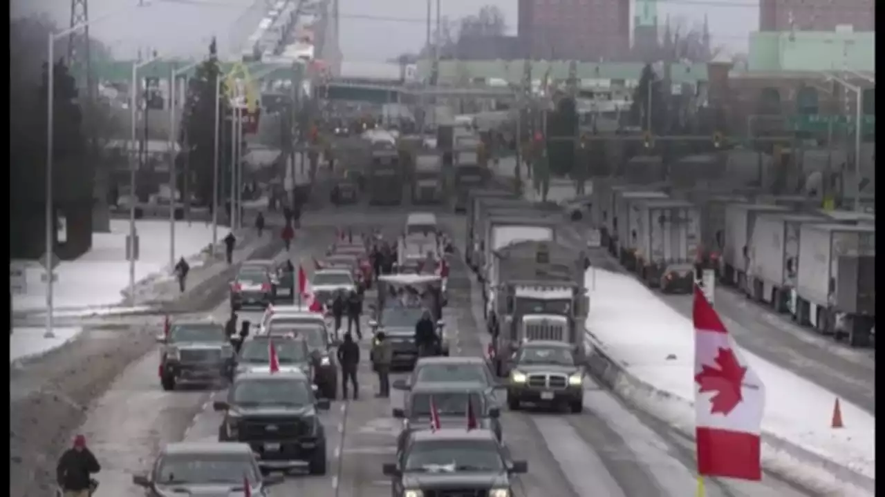 Canadian police move in to remove protesters at major bridge Canada-US border crossing