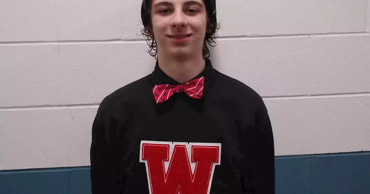 Late-game surge pushes Wasilla into DI hockey finals