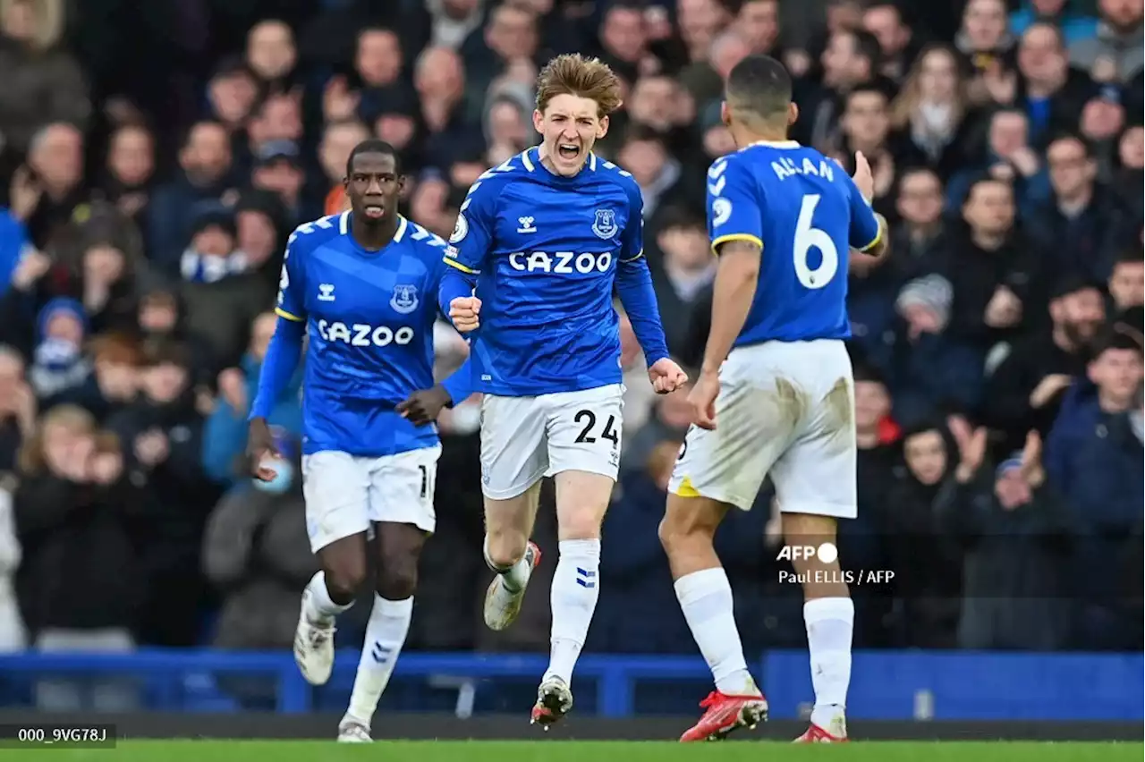 Sin Yerry Mina, Everton goleó sin problemas al Leeds United de Bielsa