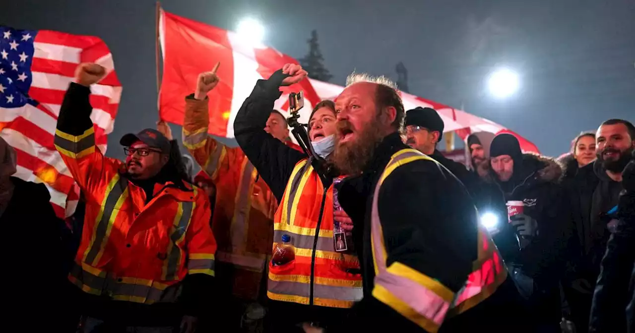 Canadian police arrive to remove protesters at busiest U.S. border crossing