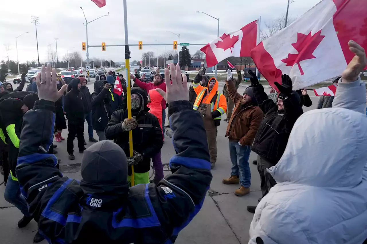 Police moving in to clear blockade from Ambassador Bridge