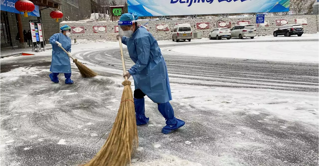 Heavy snow a welcome 'problem' for Beijing venues