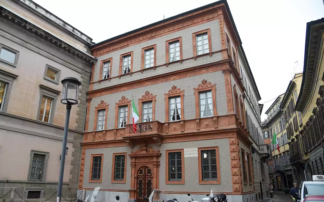 Imbrattata a Milano casa natale di Alessandro Manzoni