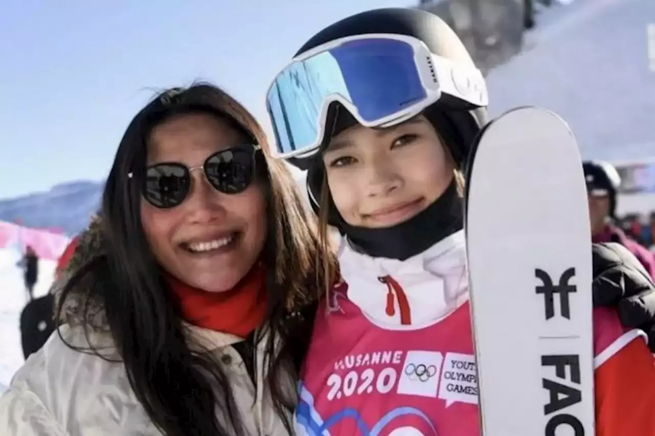 Eileen Gu's mother is the Winter Olympics star's bodyguard, manager and  biggest cheerleader, Latest World News - The New Paper