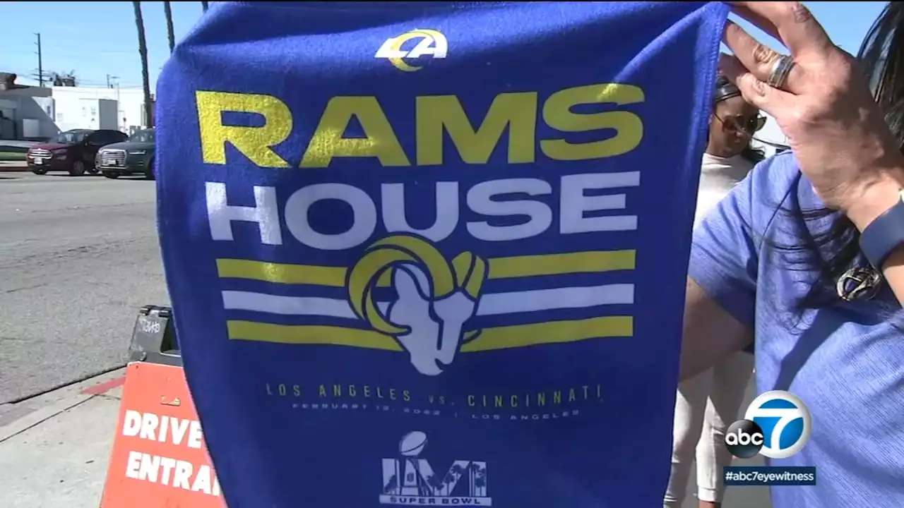 Fired up fans stop at Randy's Donuts in Inglewood hoping to score LA Rams themed donuts