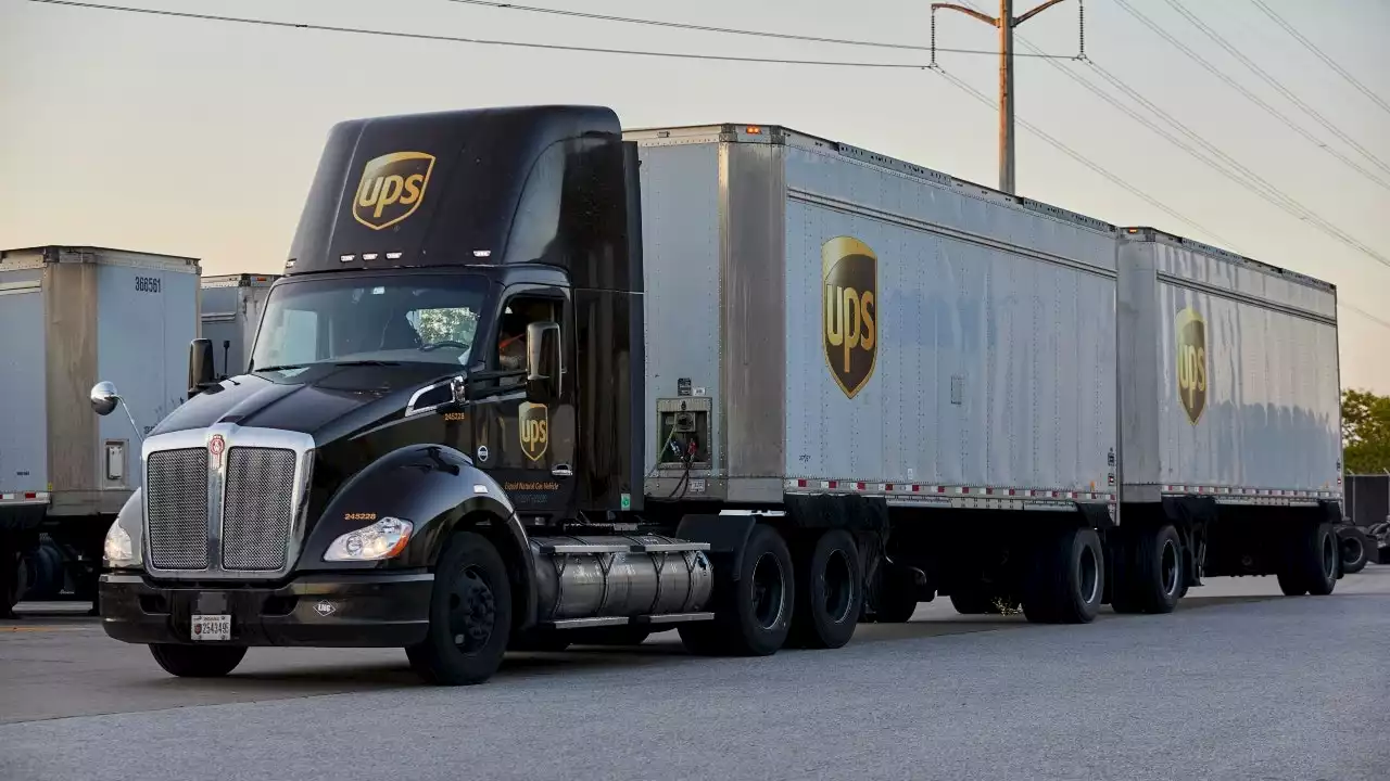 UPS to hire 300 CDL drivers in Chicagoland