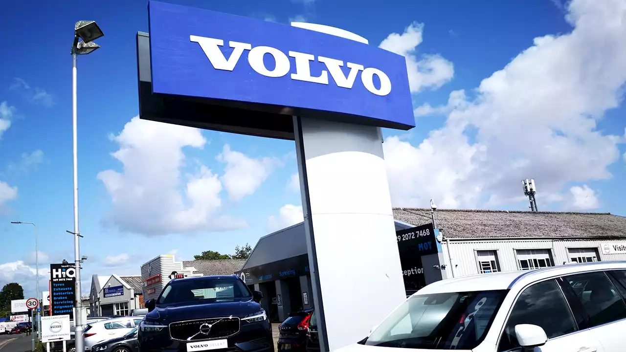 Missouri man gets brand new Volvo after hitting 1 million miles on decades-old sedan