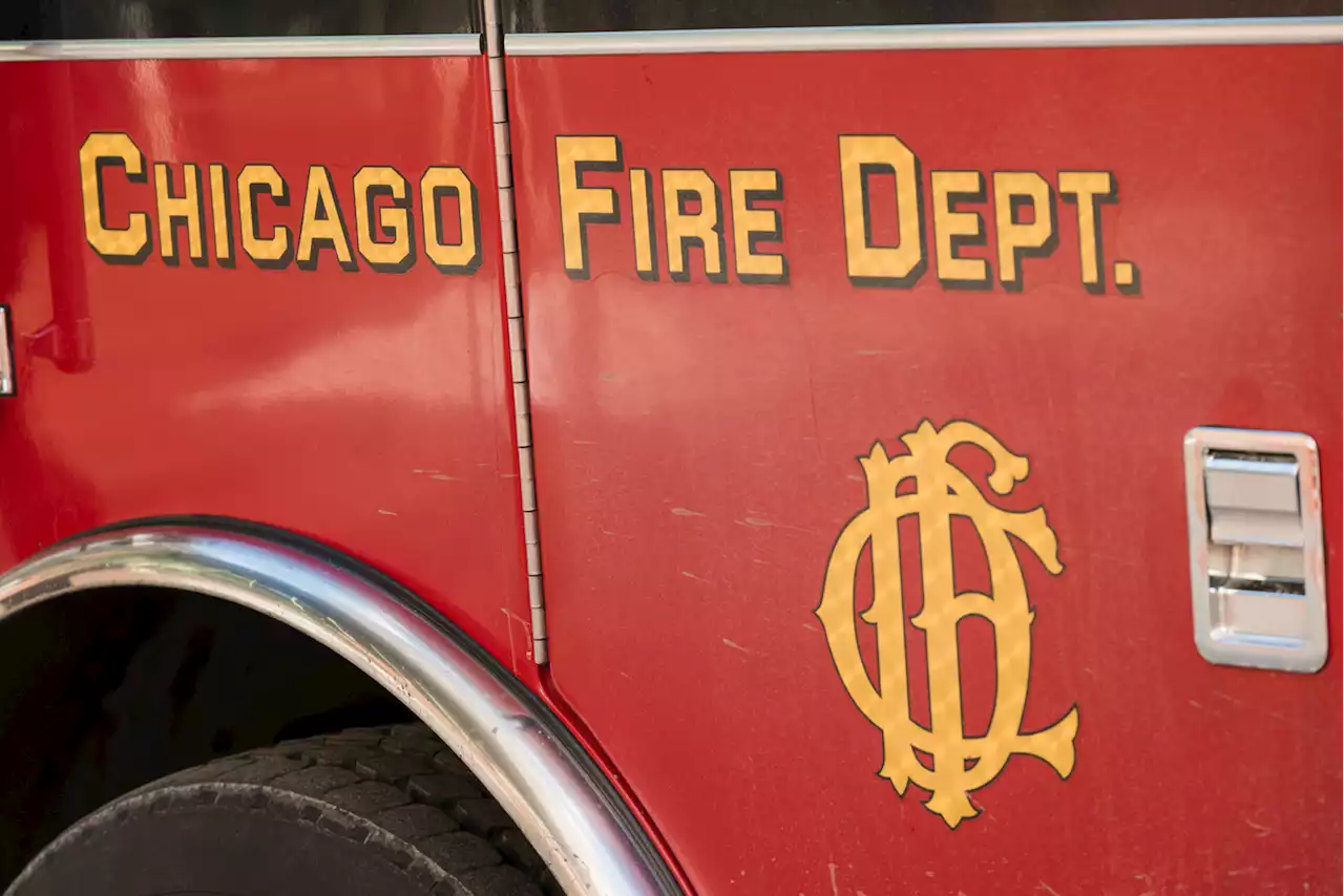 Multiple Chicago firefighters injured while fighting neighborhood fire