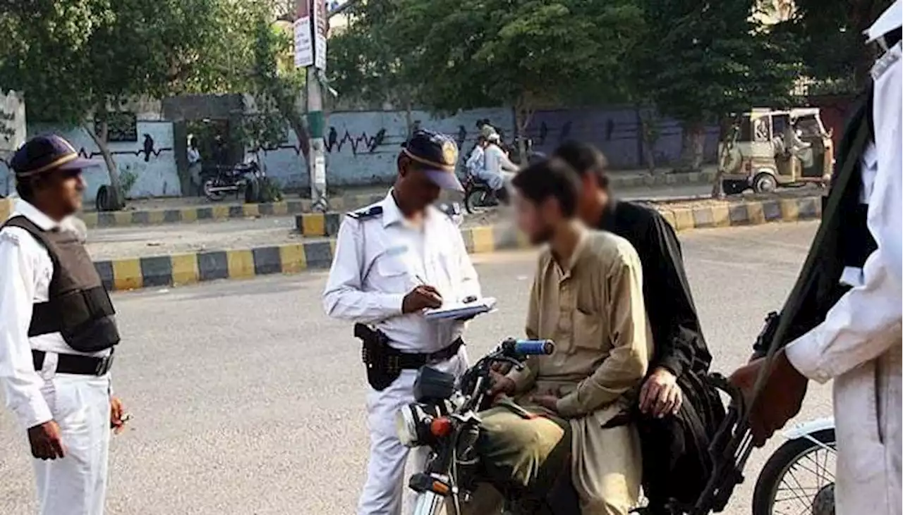 کراچی میں سیکشن آفیسرز ہی ٹریفک کی خلاف ورزی پر چالان کرسکیں گے