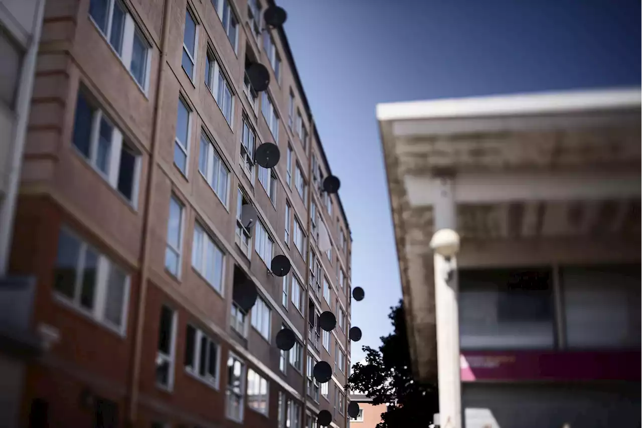 27-åring i Hjällbo blåste hyresgäster på 400 000