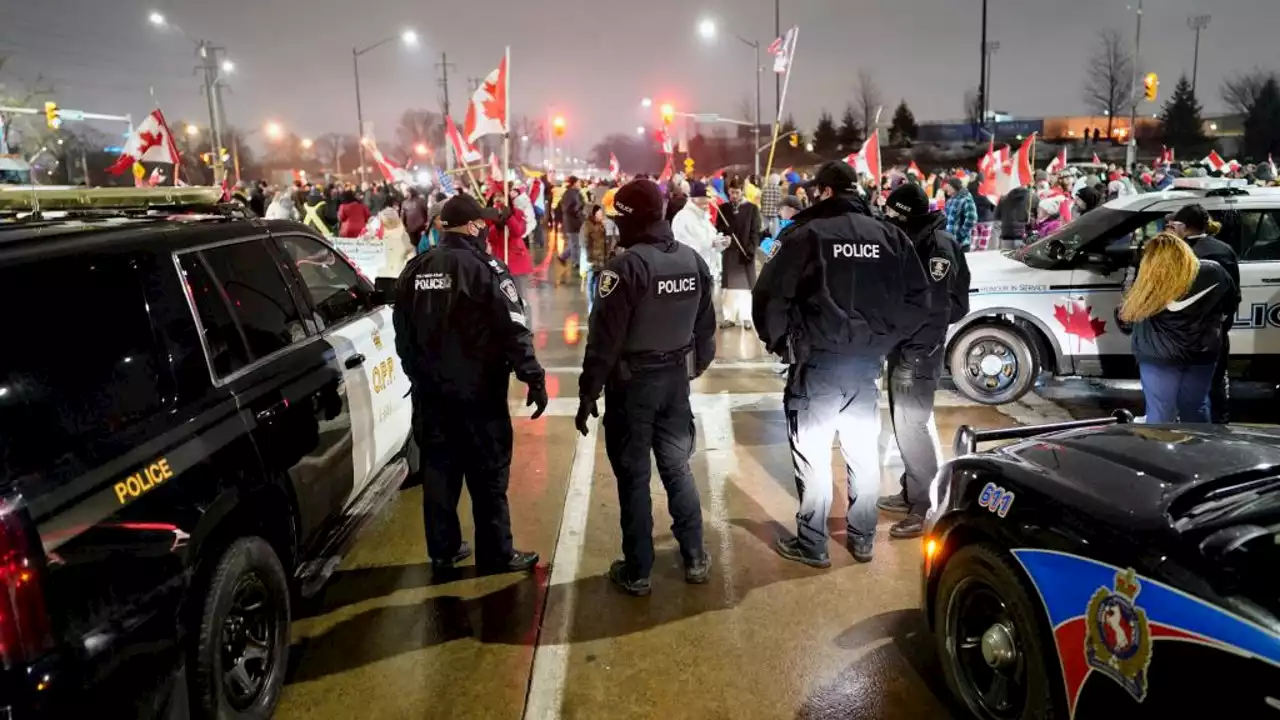 Trucker protests: Police arrest protesters blocking US-Canada bridge